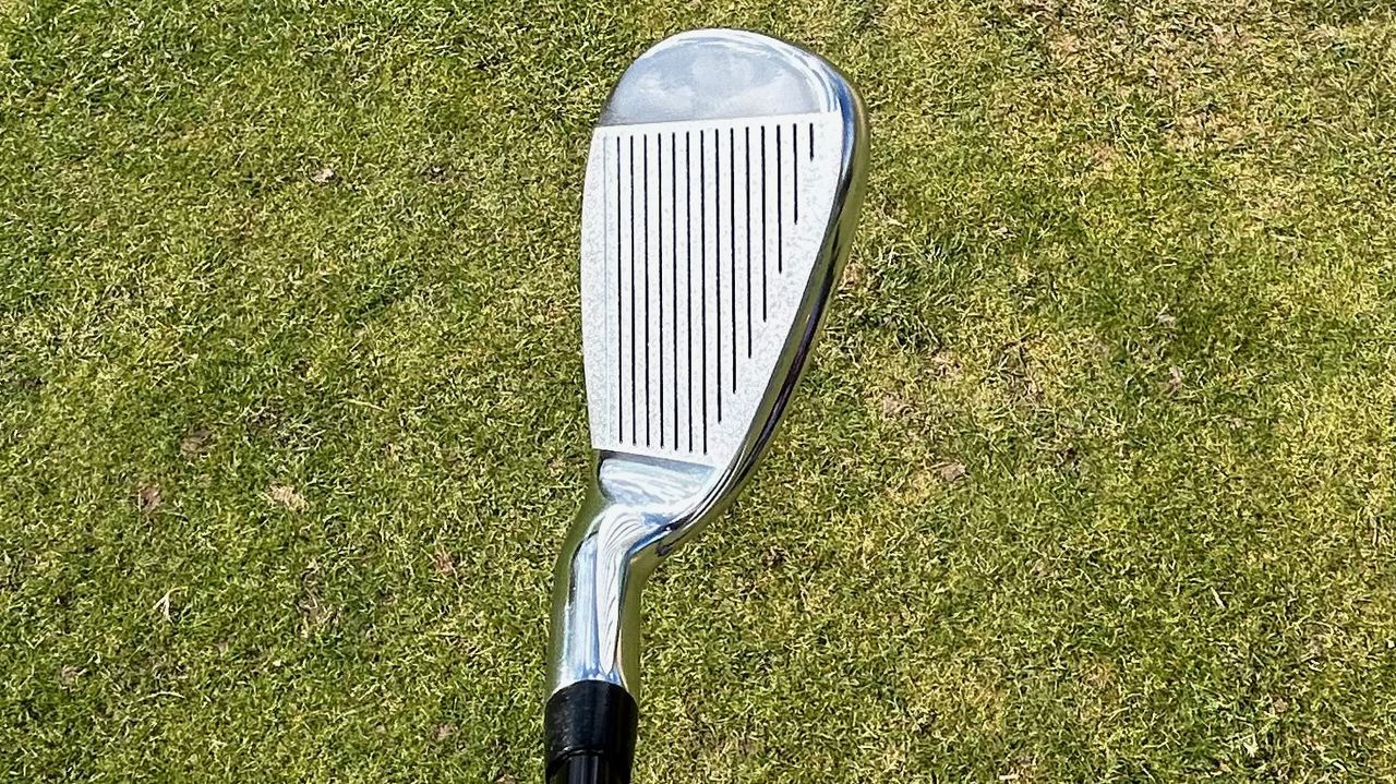 Photo of the irons in the Hogan FTS Junior package set