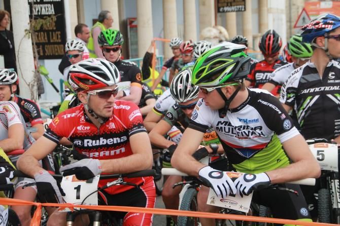 Jan Skarnitzl and Ondrej Cink talk before the start of stage 2