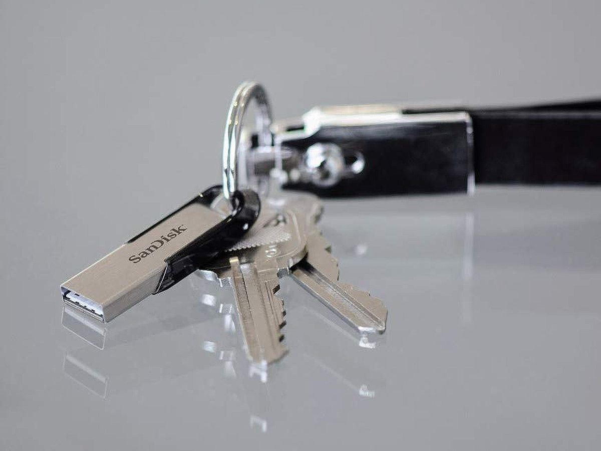 Keep 128GB of your personal files on your key ring for just $19 ...