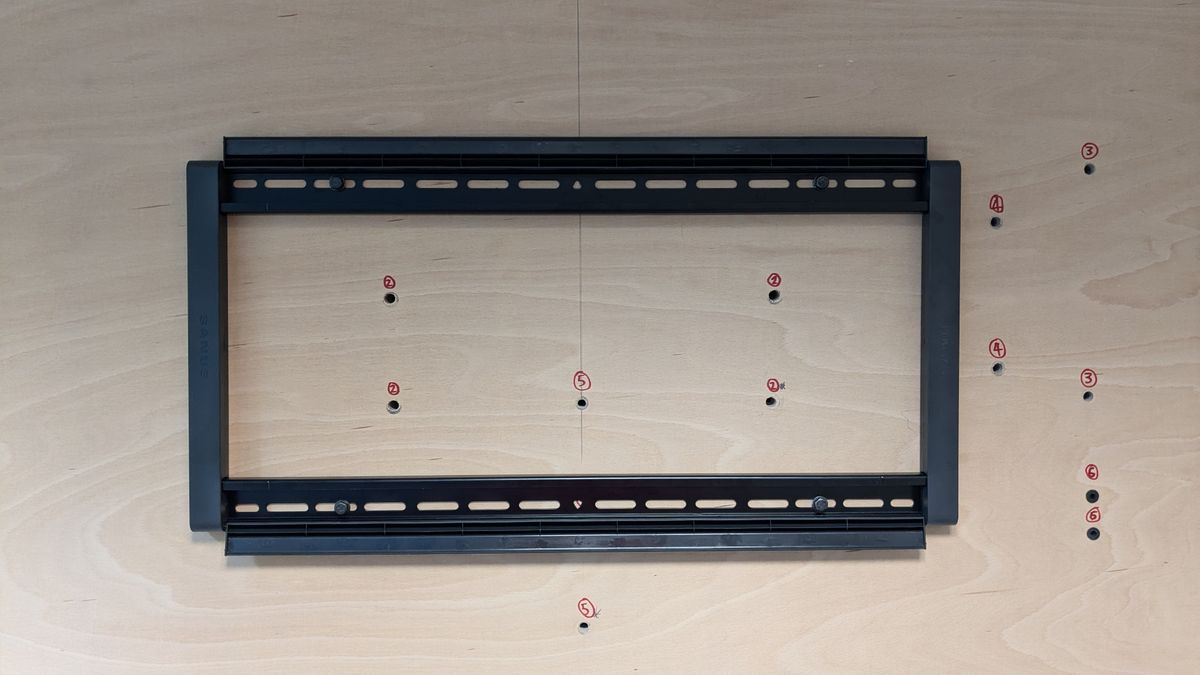 Sanus OLT7 back wall plate