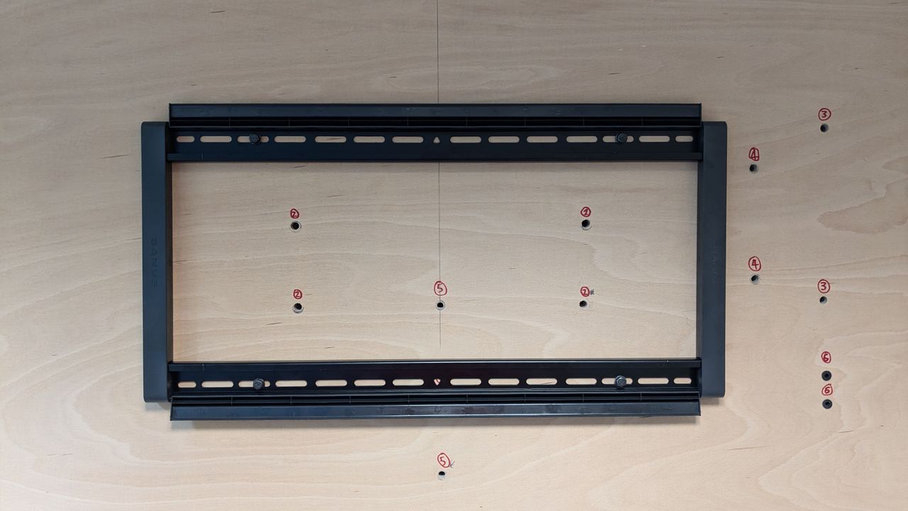 Sanus OLT7 back wall plate