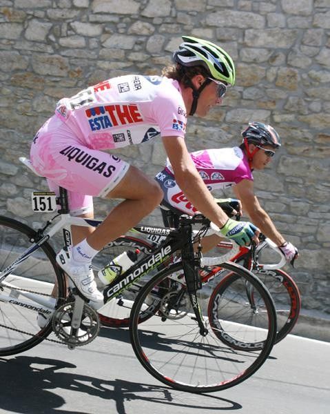 Rosa and Ciclamino are the colours of Danilo Di Luca (Liquigas) adn Robbie McEwen (Predictor-Lotto).
