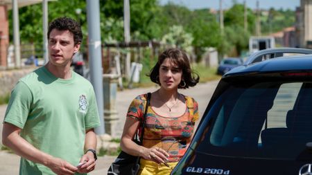 Adam DiMarco and Simona Tabasco in The White Lotus season 2