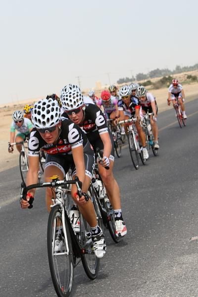 Elizabeth Armitstead (Cervelo TestTeam) leads fellow new-signing, Iris Slappendel. Armitstead would crash out of the race a few kilometres later.