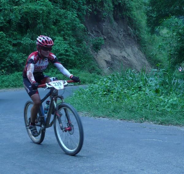 Colombian Angela Parra en route to victory