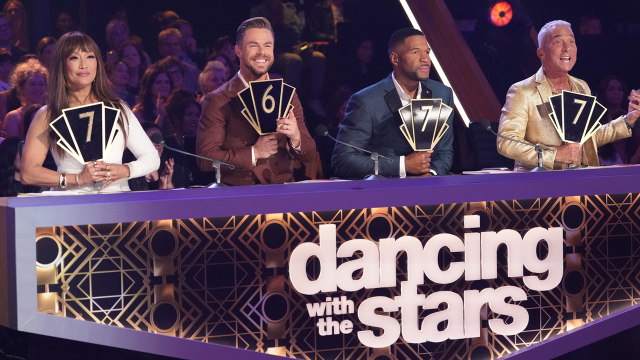 Dancing With The Stars Judges Are Getting Booed In Season 32, But ...