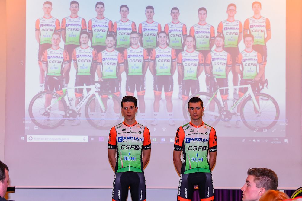 Giovanni Carboni and Luca Covili show off the 2019 Bardiani-CSF kit