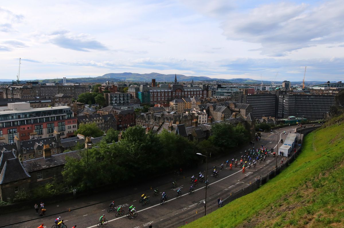 The peloton rolling out of Edinburgh on Sunday morning