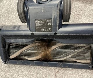 Ultenic FS1 floorhead with hair wrapped around the rollers