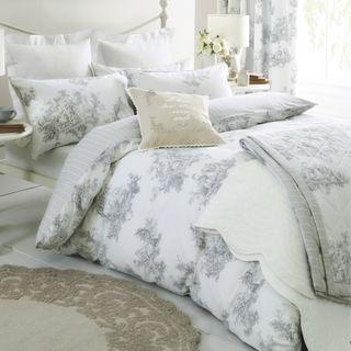 Put Toile On Your Bed