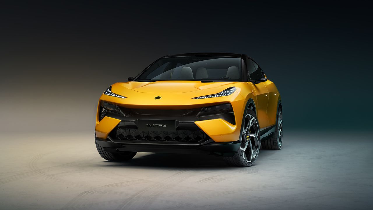 Lotus Eletre Hyper-SUV EV