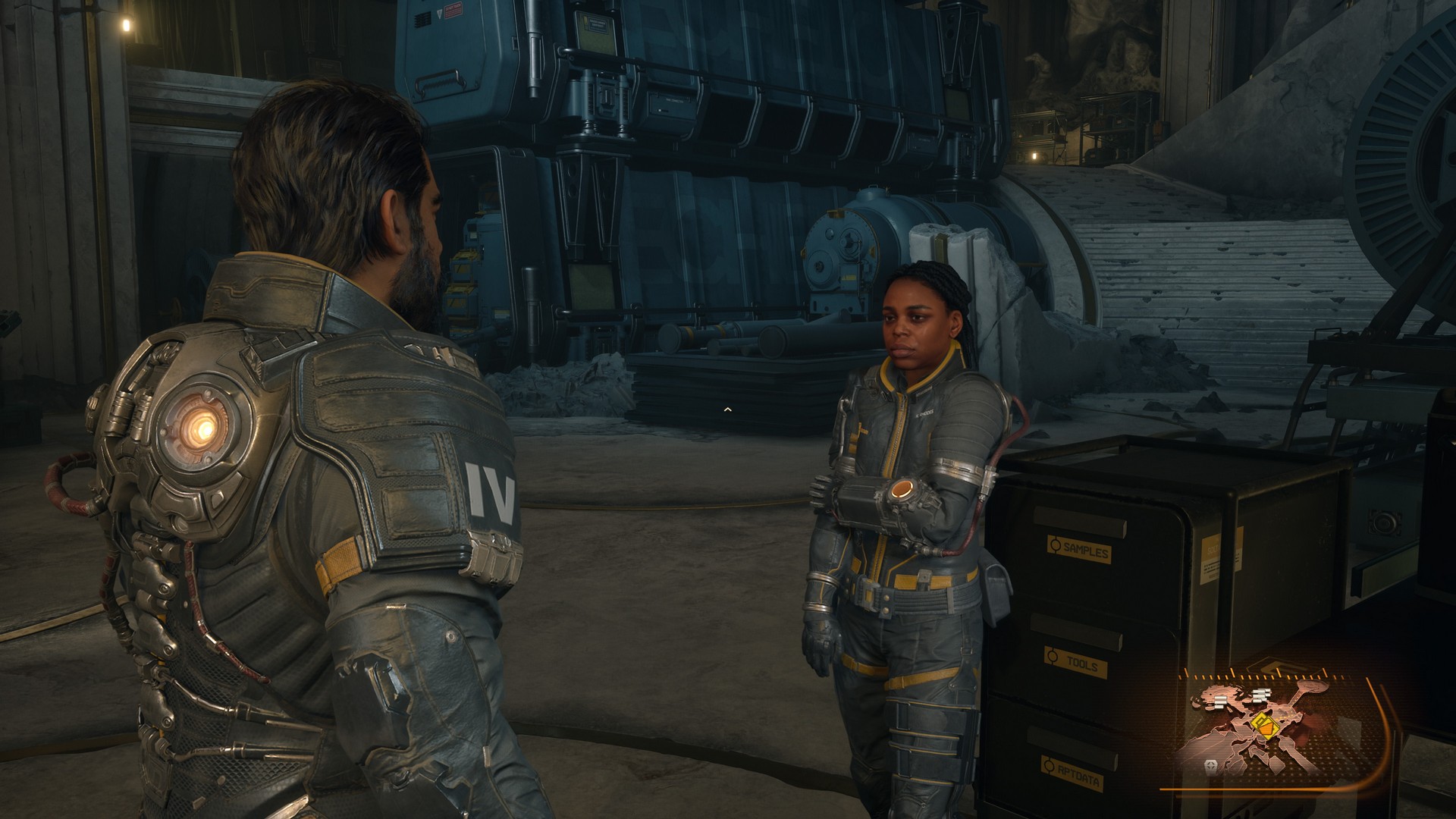 Arjun speaks with a crewmate in The Passage in Saros