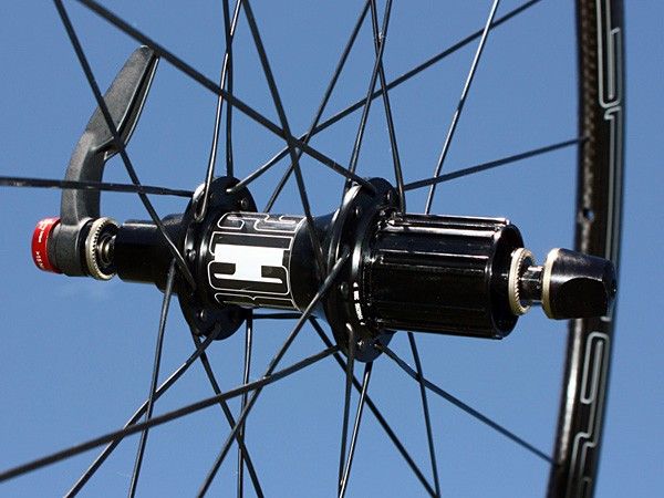 DT Swiss builds the RRC 1250 around its top-end 190 Ceramic hubs.