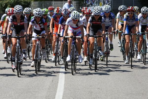 The lead group on the rolling climbs as they headed northwards.
