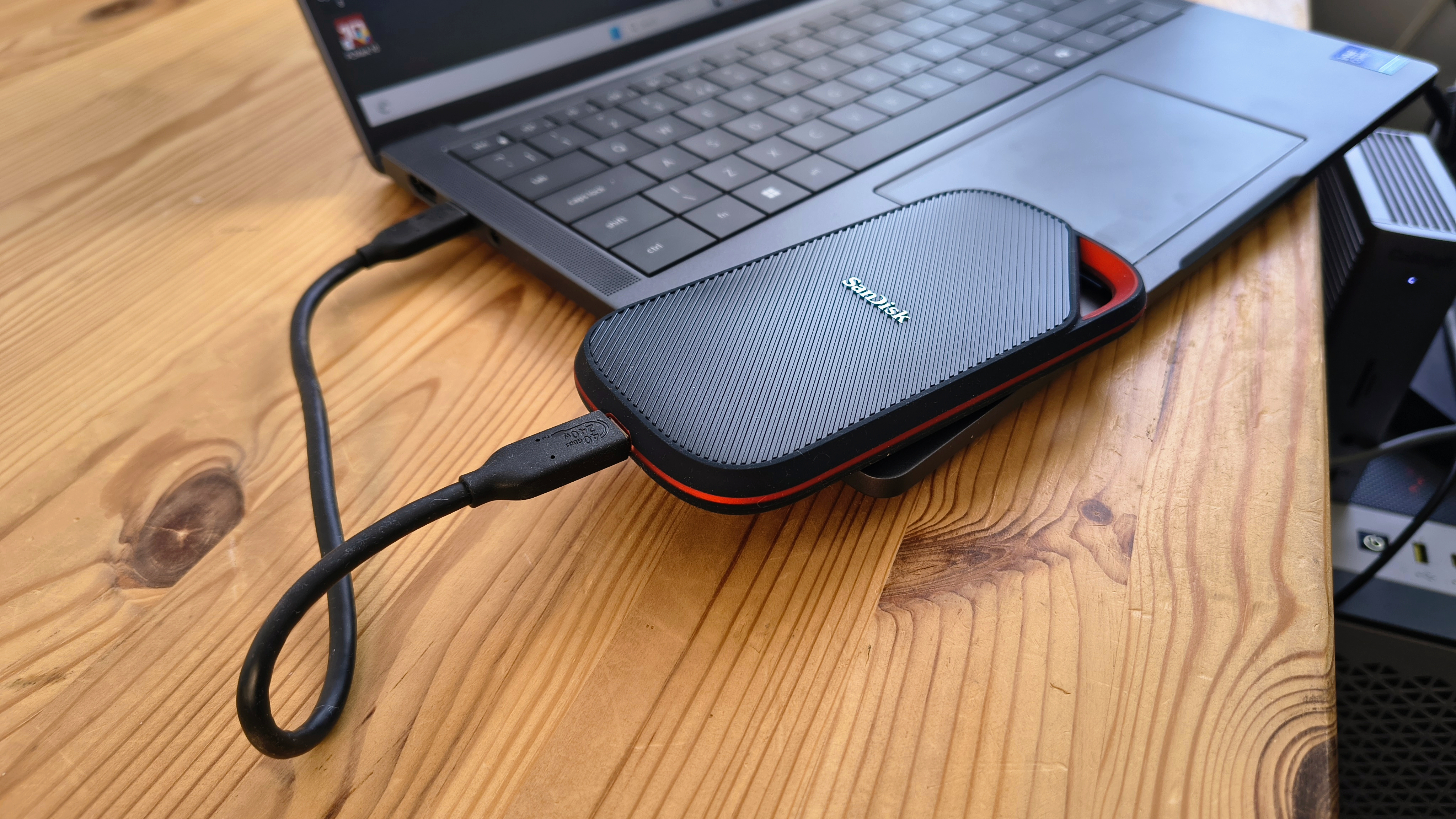 SanDisk Extreme PRO with USB4