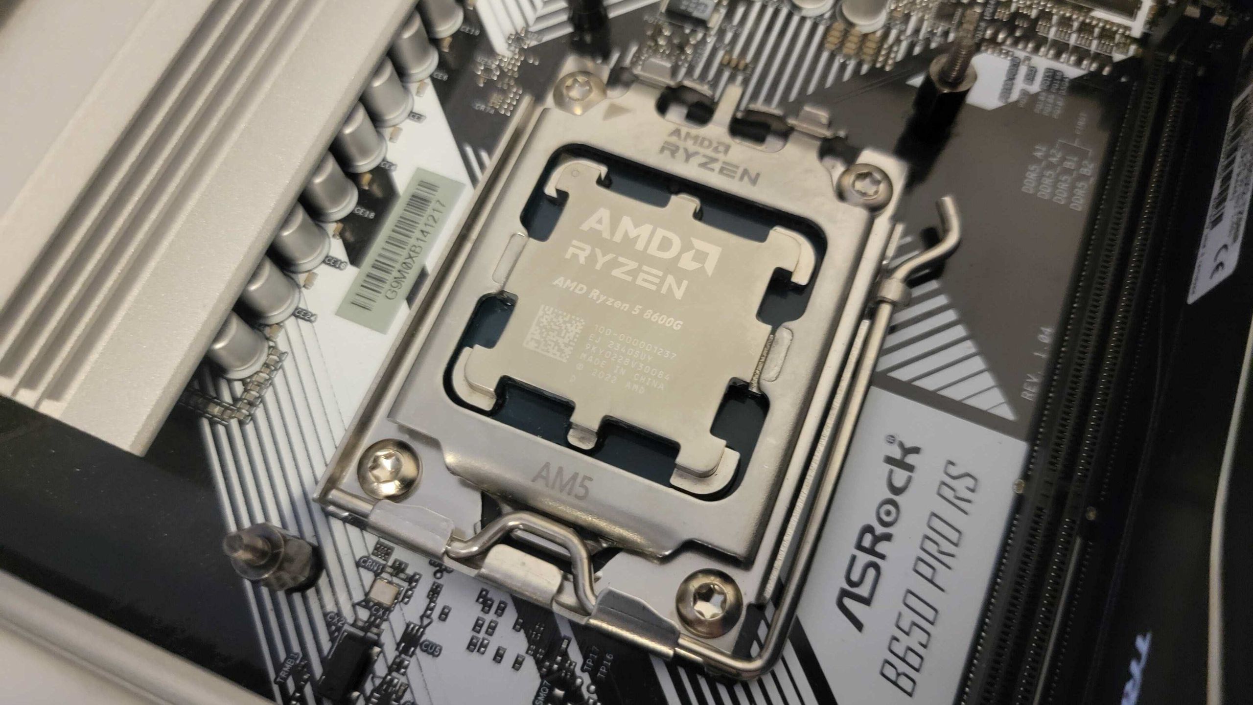 確認ページ AMD Ryzen 5 8600G Application Benchmarks - AMD Ryzen 5 8600G