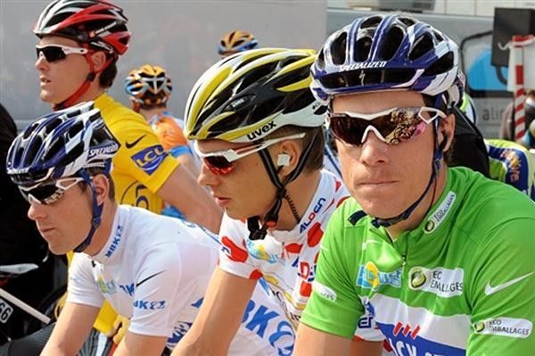 The jerseys before the stage with Chavanel in green (points), Martin in polka dot and Seeldraeyers in white (young rider)