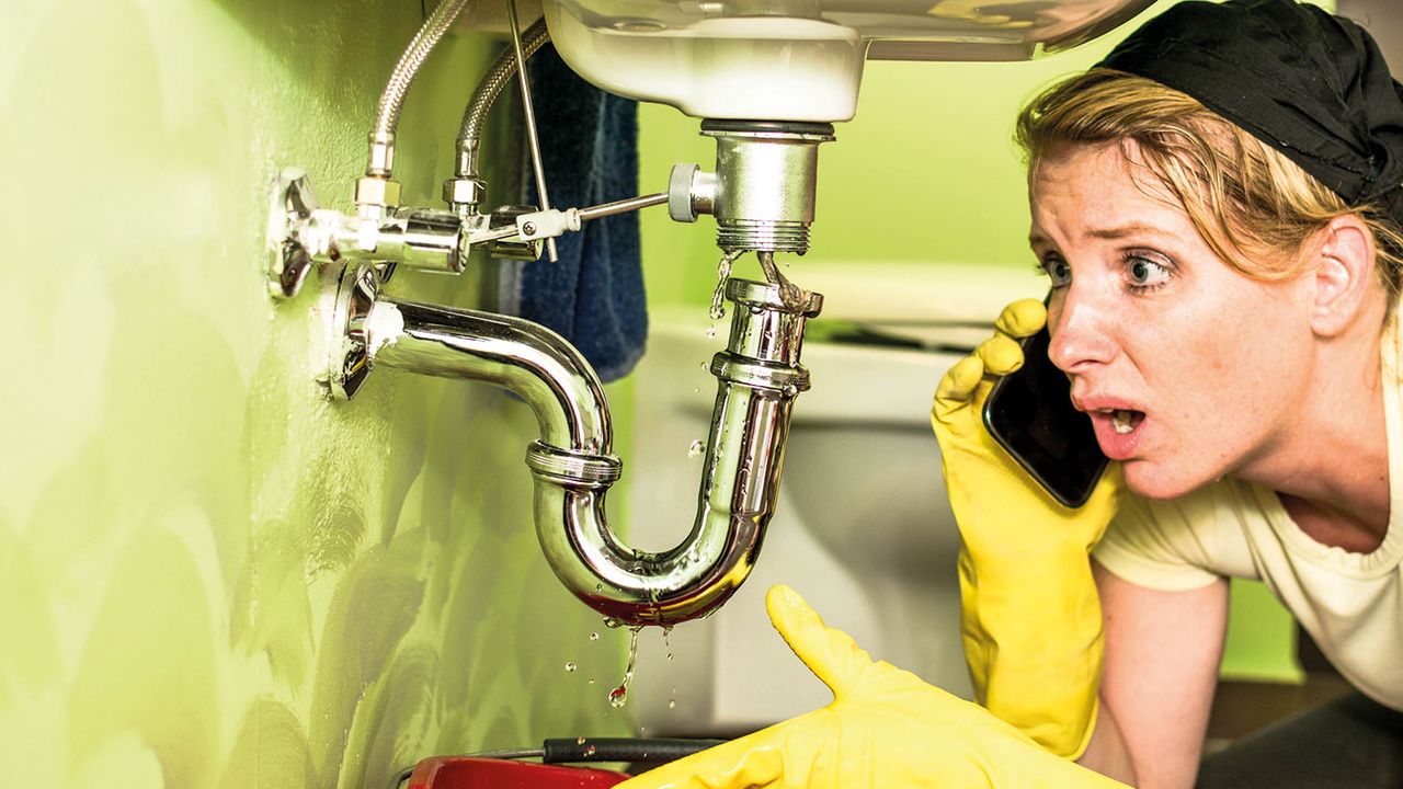 Leaking sink © Getty Images/iStockphoto