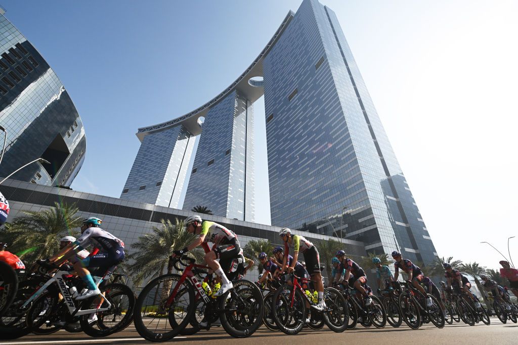 ABU DHABI UNITED ARAB EMIRATES FEBRUARY 22 A general view of the peloton competing during the 7th UAE Tour 2025 Stage 6 a 165km stage from Abu Dhabi Cycling Club to Abu Dhabi Breakwater UCIWWT on February 22 2025 in Abu Dhabi United Arab Emirates Photo by Dario BelingheriGetty Images