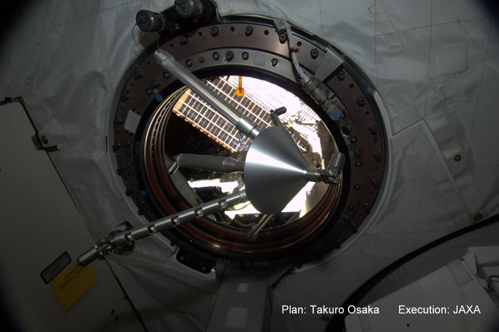 Japanese Astronaut Creates Amazing Light Spirals in Space (Photos) | Space