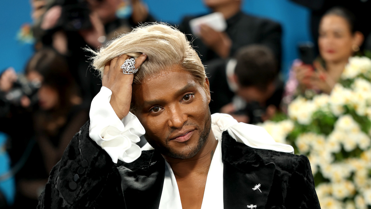 Law Roach with his fingers in his hair at the Met Gala