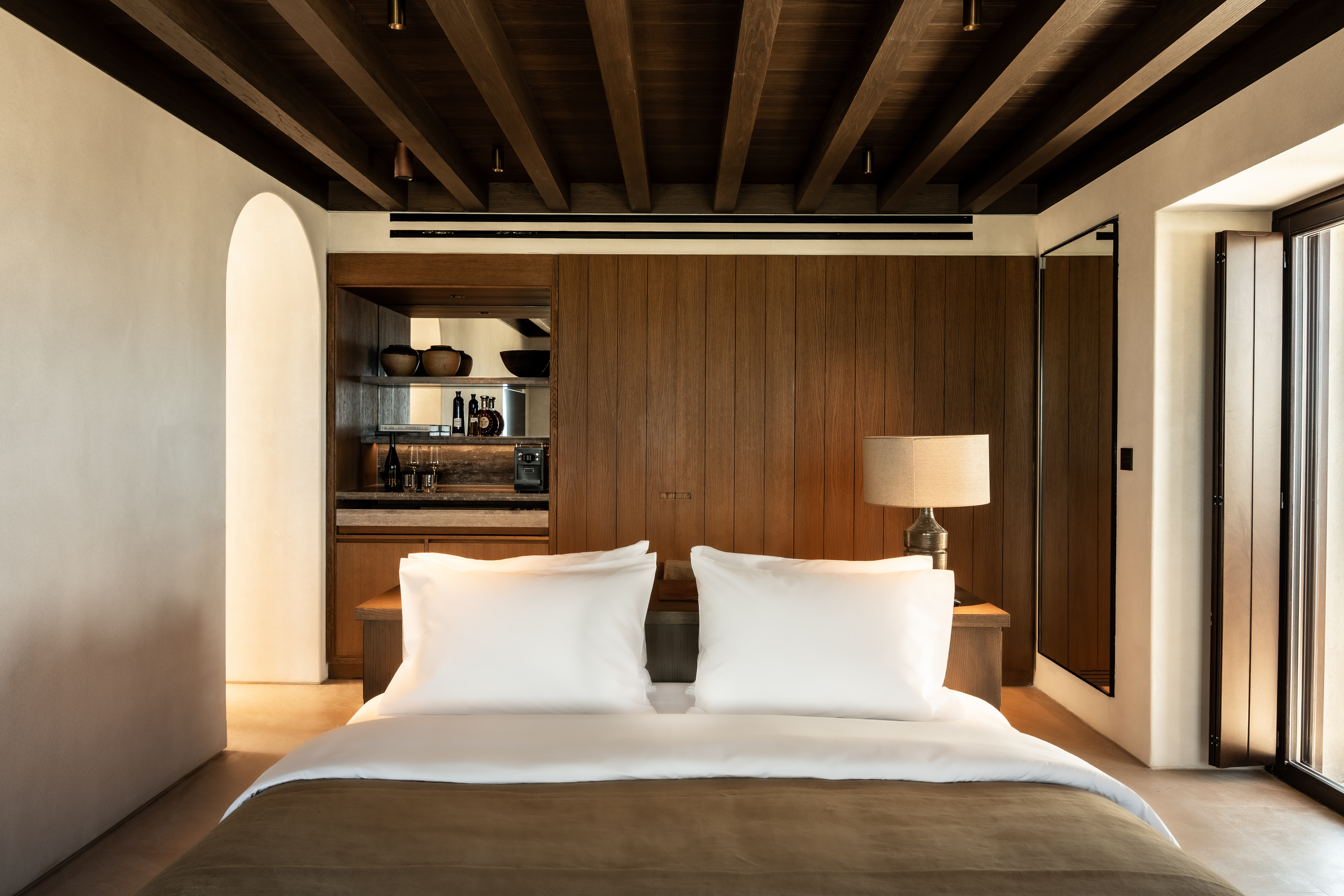 luura Paros room