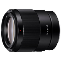 Sony FE 35mm f/1.8 | was £630 | now £379
Save £251 at Amazon