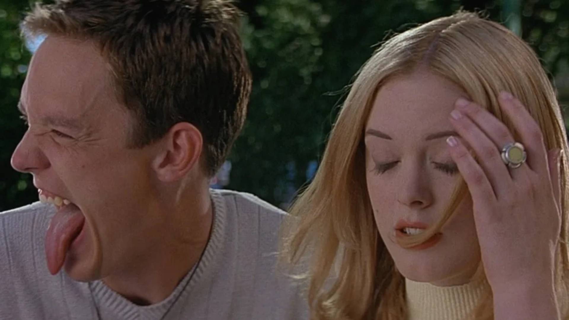 Matthew Lillard as Stu Macher and Rose McGowan as Tatum Riley in Scream