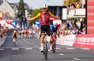 Cholet Agglo Tour: Jenthe Biermans wins from break after massive pull from teammate Bryan Coquard