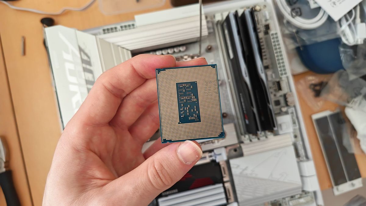 The underside of the Intel Core Ultra 5 250K Plus