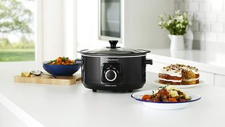 Morphy Richards Sear and Stew Slow Cooker 