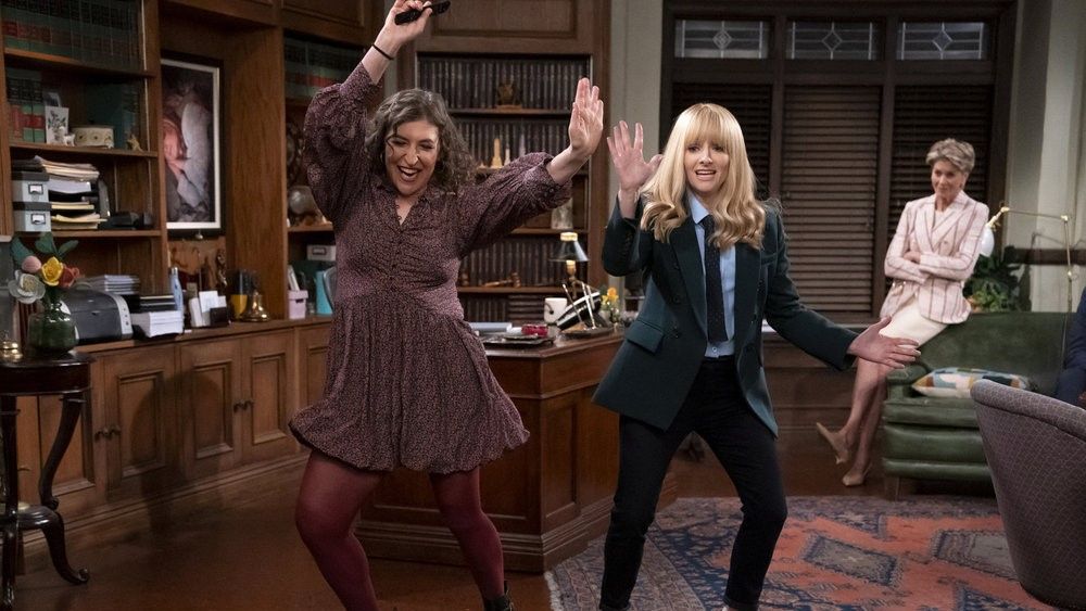 Mayim Bialik as Herself, Melissa Rauch as Abby Stone, Wendie Malick as Julianne Walters in Night Court season 3