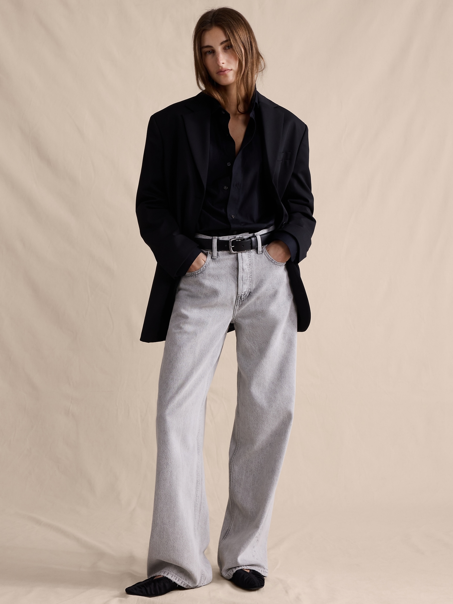 Mid-Rise Baggy-Straight Lightweight Jean