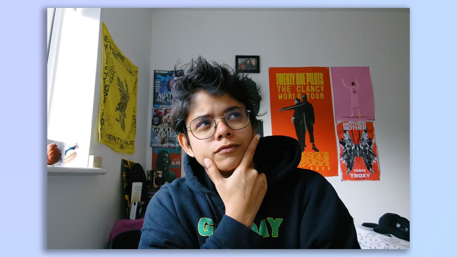 A photo taken for the purpose of testing a Razer Kiyo V2 Pro webcam