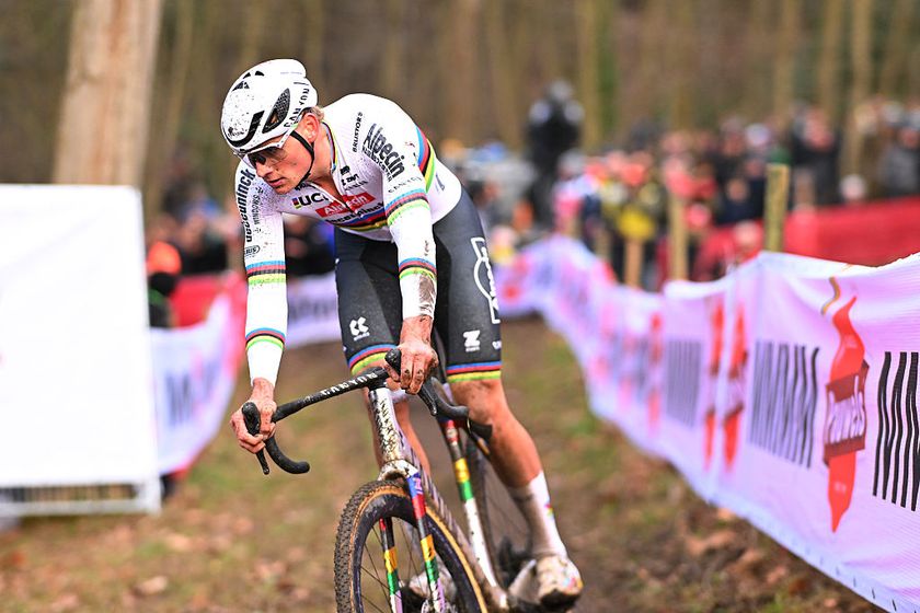 NAMUR, BELGIUM - DECEMBER 14: Mathieu Van Der Poel of Netherlands and Team Alpecin-Deceuninck competes during the 16th UCI Cyclo-Cross World Cup Namur 2025 - Men&#039;s Elite on December 14, 2025 in Namur, Belgium. (Photo by Billy Ceusters/Getty Images)