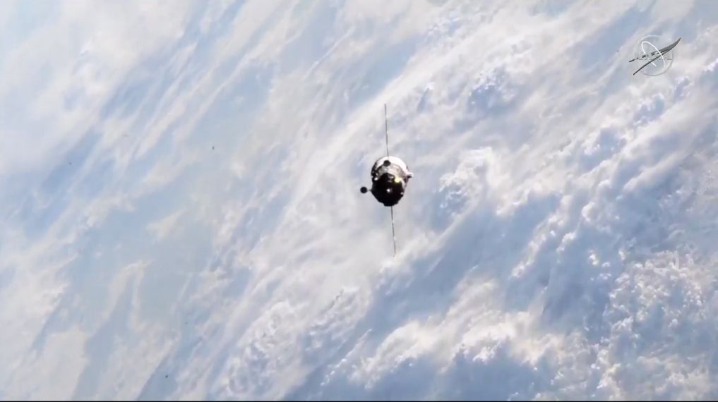 An uncrewed Soyuz MS-14 spacecraft carrying the humanoid robot Skybot F-850 and supplies approaches the International Space Station during an aborted docking attempt on Aug. 24, 2019.
