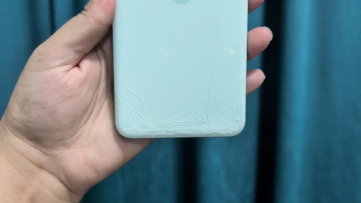 Pixel 8 after drive test using Poetic Revolution heavy-duty case