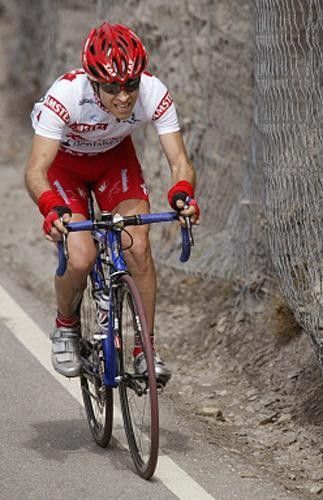 Ivan Mayoz (Relax Fuenlabrada) climbs