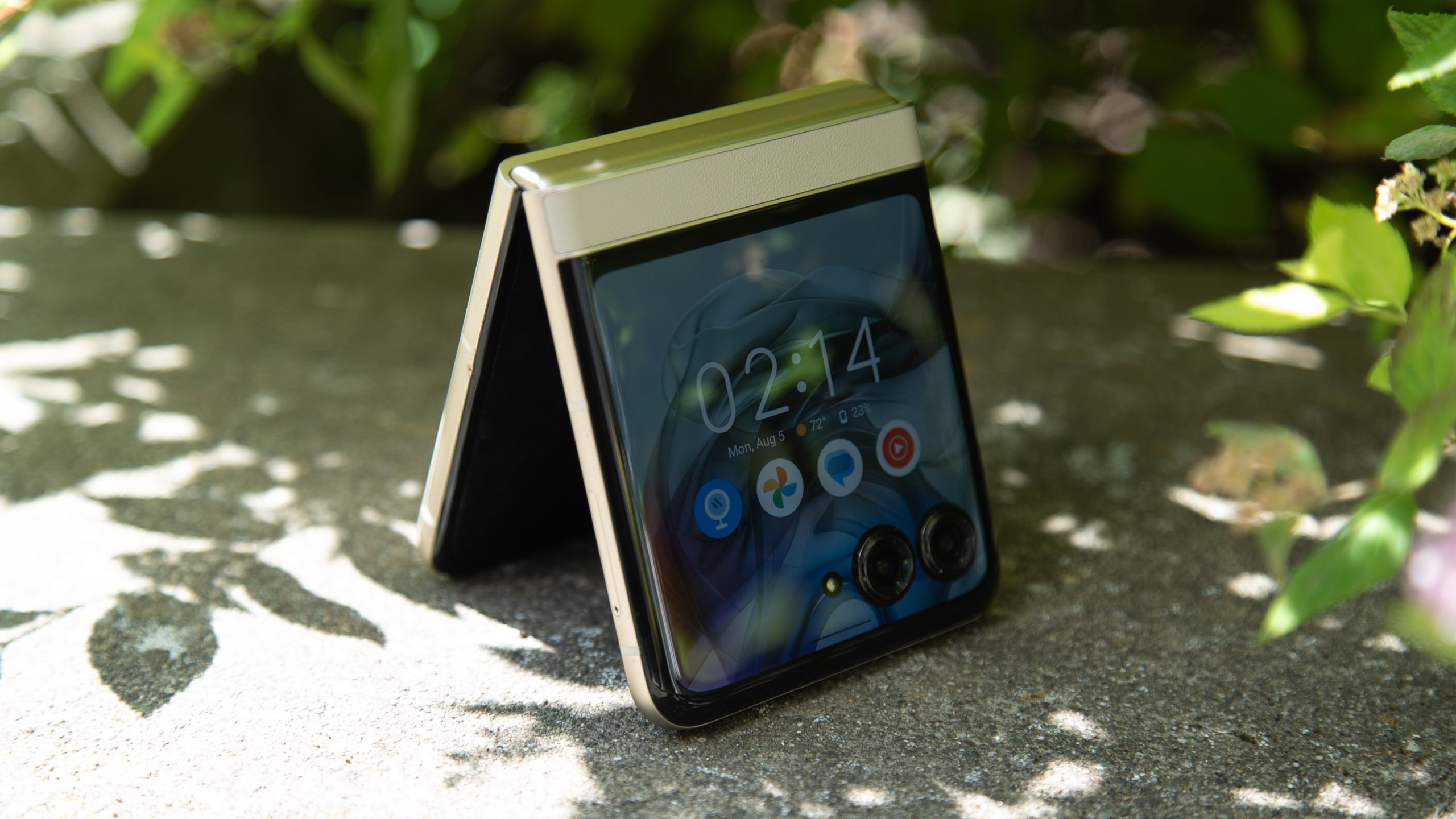 2045 Razor Phone The Motorola Razr 2024 is the best pocketable phone and it's on sale ...