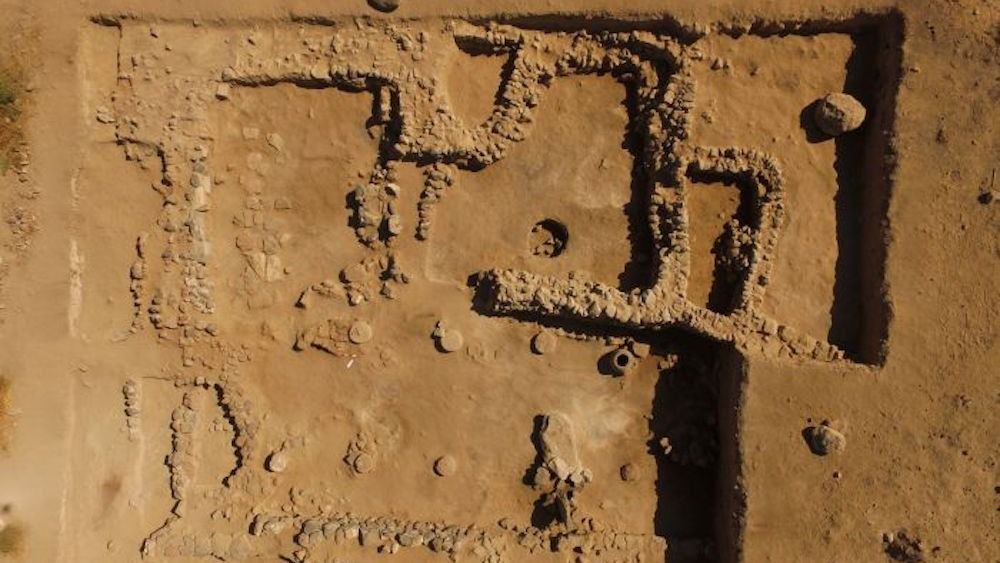 アルメニアの3000年前の遺跡内で発見された謎の白い粉状物質は見た目とは違う