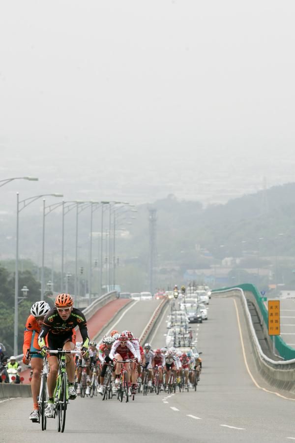 The view from the front of the peloton down the expressway