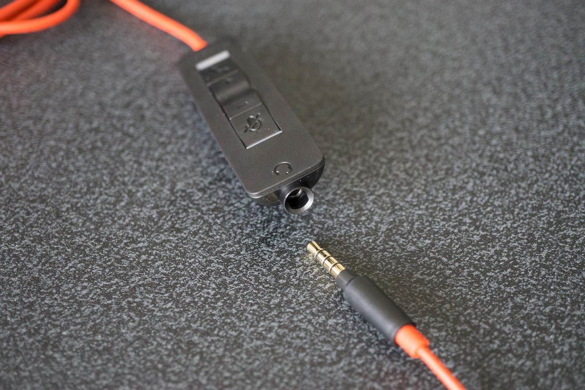 Plantronics Blackwire C3225 Review: Premium headset, solid call quality ...