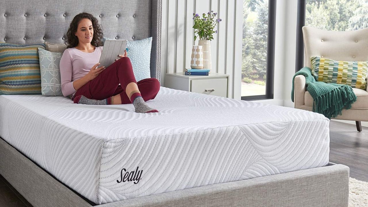 Sealy Conform Essentials 11.5-Inch Plush Mattress, Queen