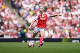 Leah Williamson of Arsenal during the UEFA Women's Champions League 2025/26 Semi-Final First Leg match between Arsenal FC and OL Lyonnes at Arsenal Stadium on April 26, 2026 