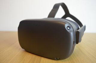 Oculus Quest port sided