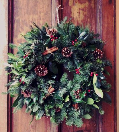 Christmas Wreaths: The Best Christmas Door Decorations 