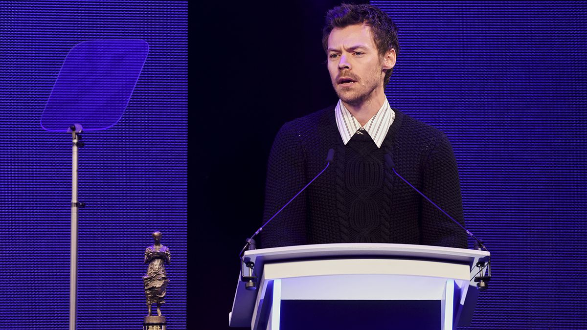 “I lost my virginity to Talk Show Host... I lost my virginity to the intro of Talk Show Host”: Harry Styles pays a very personal tribute to Thom Yorke as the Radiohead frontman is honoured at the Ivor Novello awards