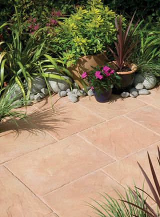 eco paving tips: ideas for patios featuring planting