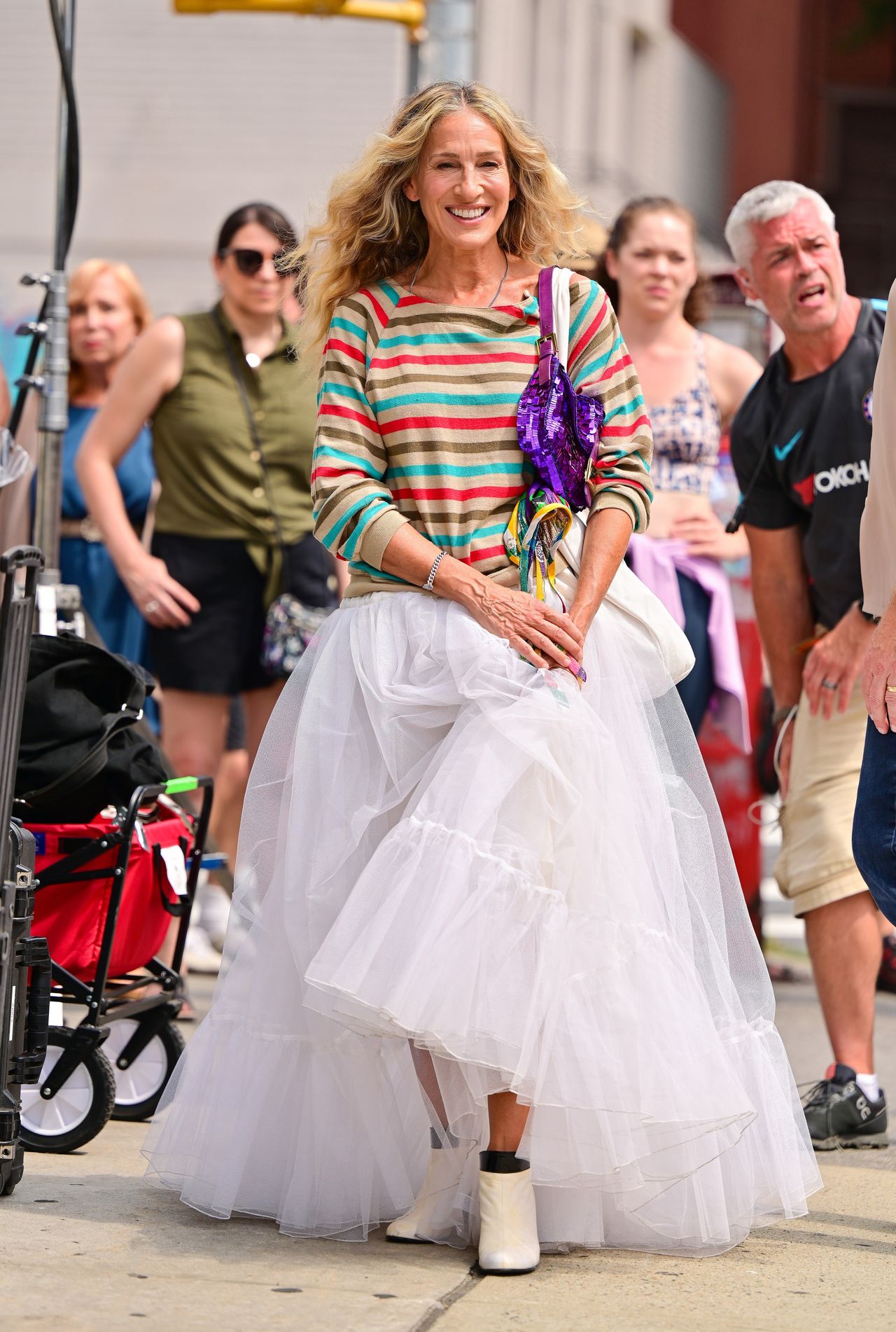 NEW YORK, NEW YORK - AUGUST 27: Sarah Jessica Parker seen on the set of