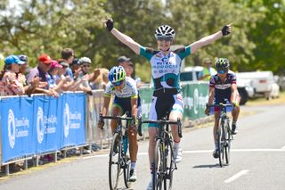 Elite Women Road Race - Kitchen out sprints Williams and Garfoot for Oceania road race title